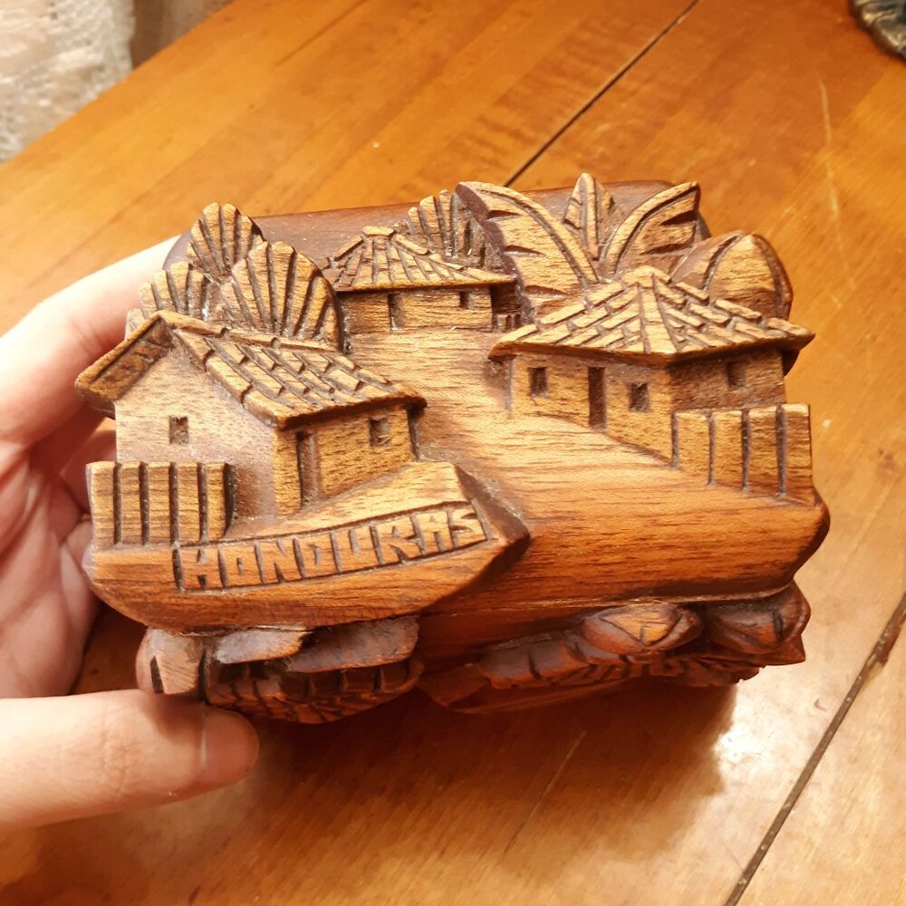 VINTAGE hand carved Honduran Wooden Jewelry Trinket Box made in Honduras, C.A.
